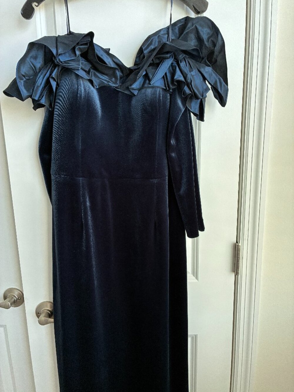 Teri Jon by Rickie Freeman Navy Velvet Holiday Gown Sz 12